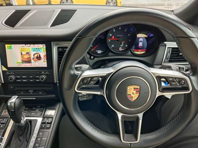 Porsche Macan 12