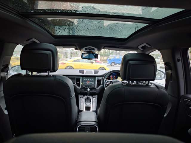Porsche Macan 10