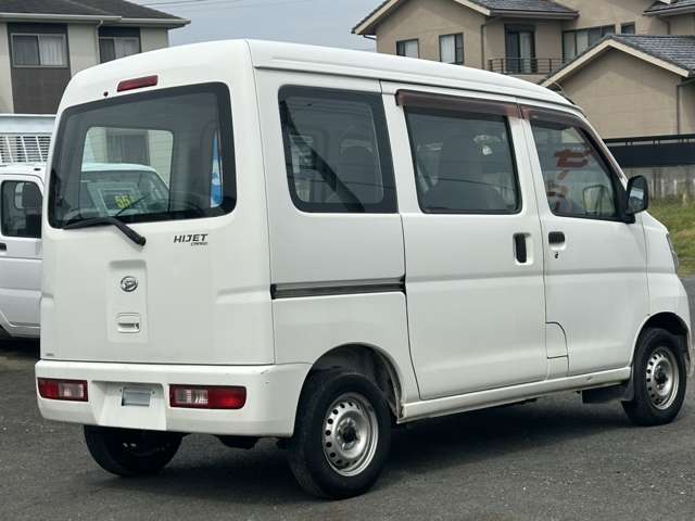 Daihatsu Hijet Cargo 3