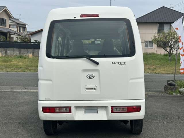 Daihatsu Hijet Cargo 4