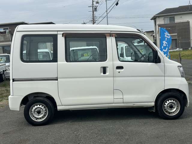 Daihatsu Hijet Cargo 7
