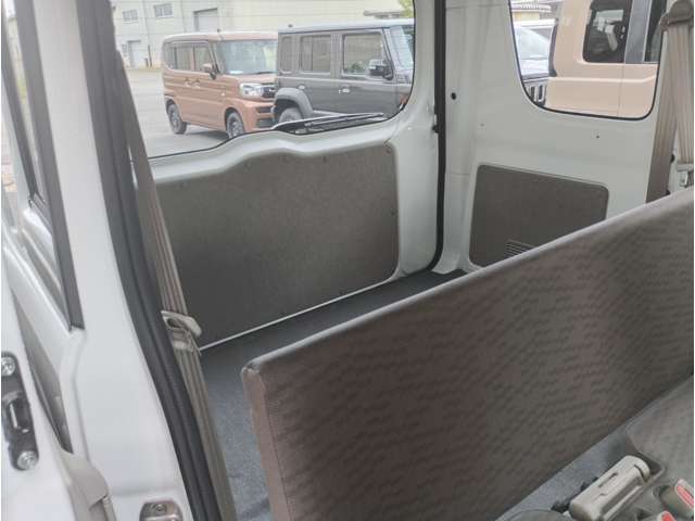 Mitsubishi Minicab Van 11