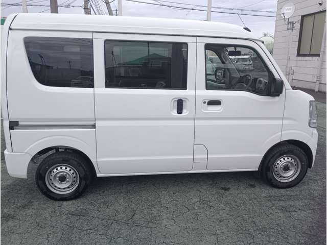 Mitsubishi Minicab Van 3