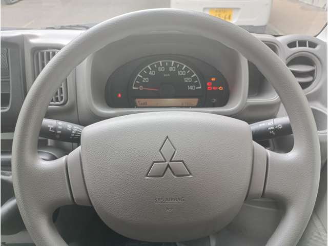 Mitsubishi Minicab Van 6