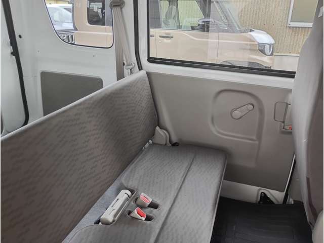 Mitsubishi Minicab Van 10