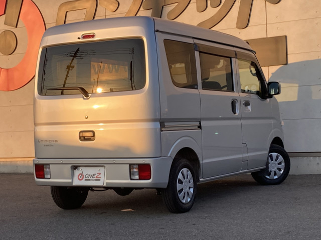 Mitsubishi Minicab Van 3
