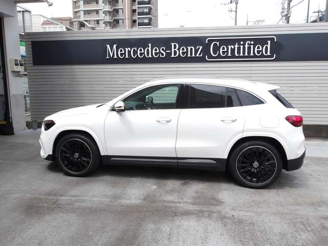 Mercedes-Benz GLA-Class 12