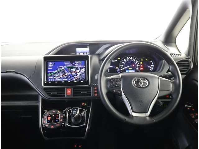 Toyota Voxy 4