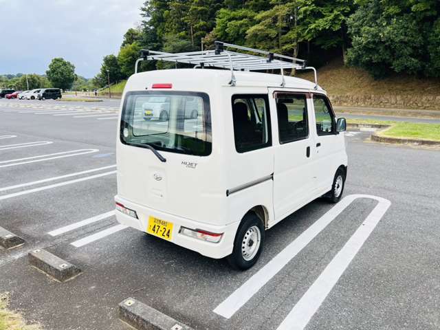 Daihatsu Hijet Cargo 11