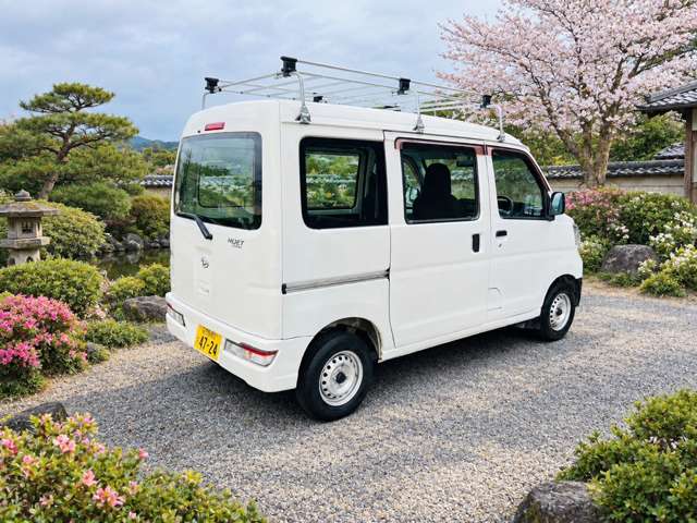 Daihatsu Hijet Cargo 4