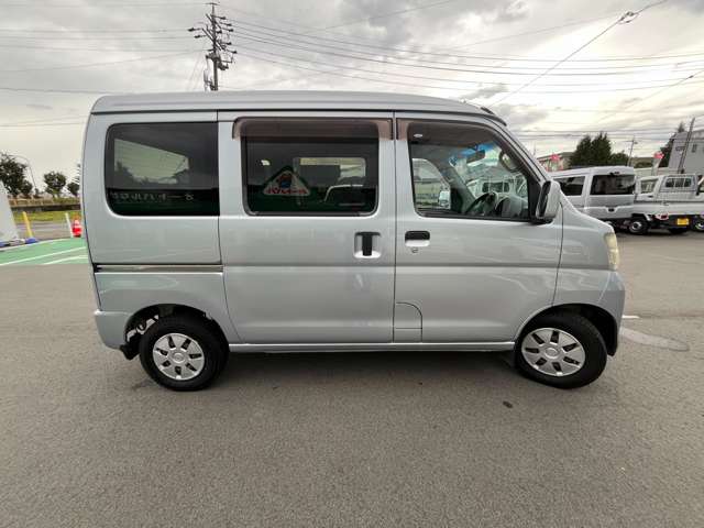 Daihatsu Hijet Cargo 4