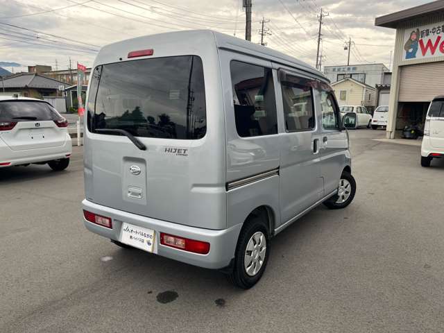 Daihatsu Hijet Cargo 5