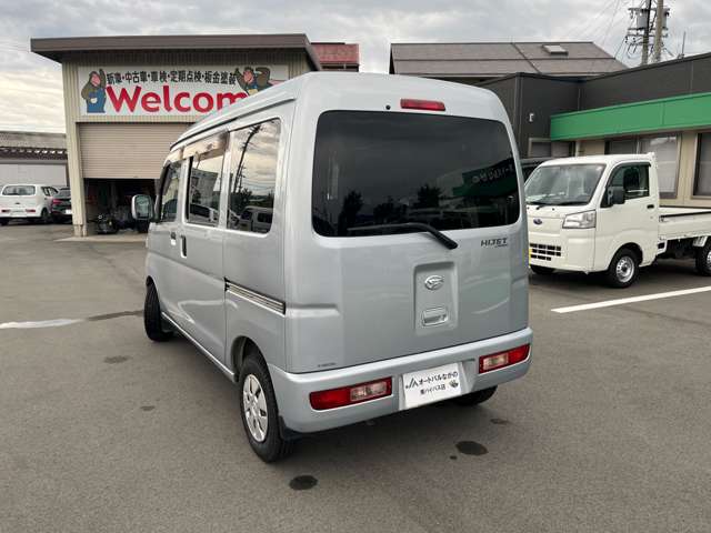 Daihatsu Hijet Cargo 7