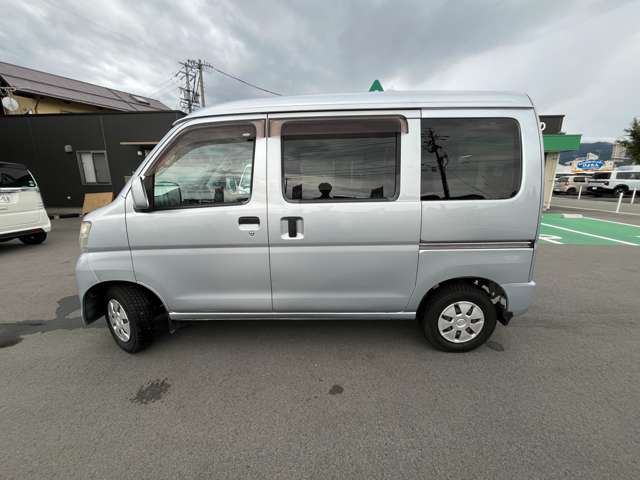 Daihatsu Hijet Cargo 8