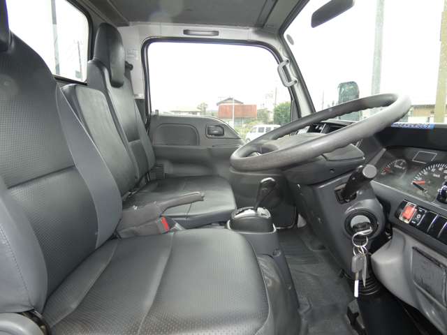 Isuzu Elf 13