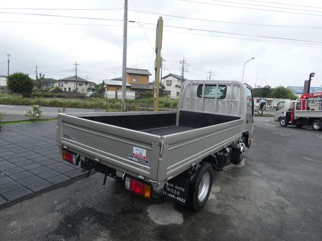 Isuzu Elf 6