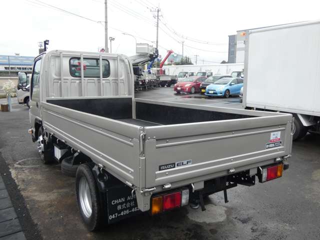Isuzu Elf 8