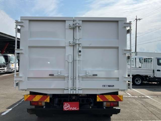 Isuzu Forward 12