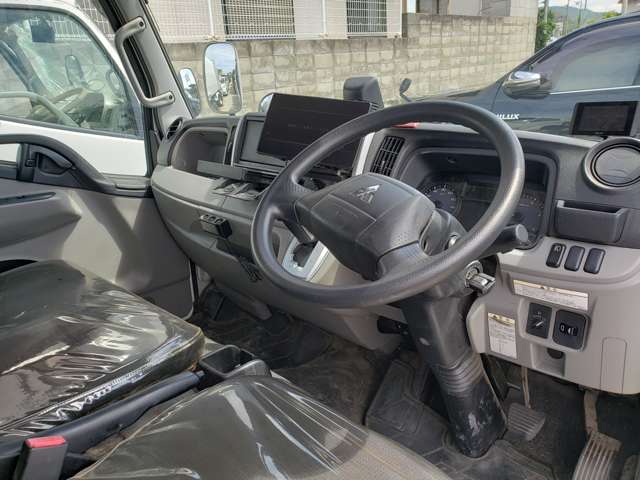 Mitsubishi Fuso Canter 9