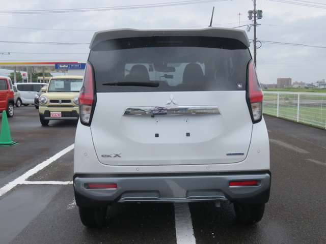 Mitsubishi eK X 10