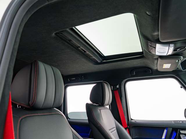Mercedes-Benz G-Class 4