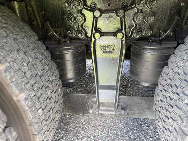 Isuzu Giga 5