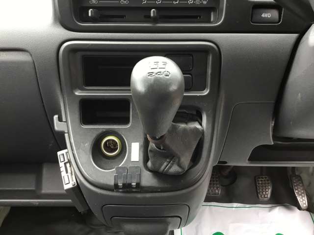 Daihatsu Hijet Deck Van 12