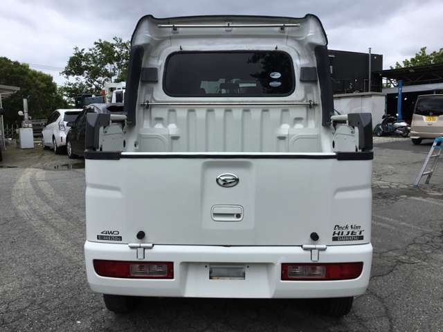 Daihatsu Hijet Deck Van 4