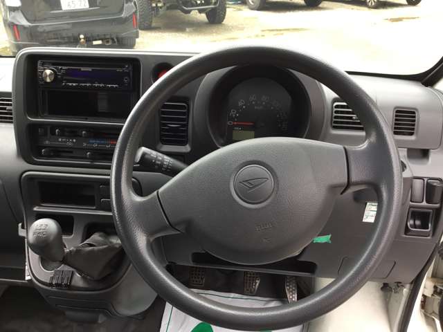 Daihatsu Hijet Deck Van 10