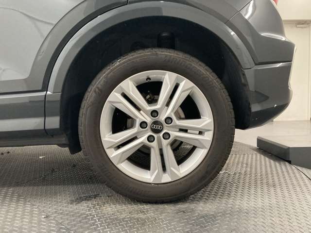 Audi Q2 12