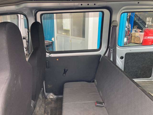 Daihatsu Hijet Cargo 9