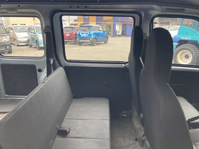 Daihatsu Hijet Cargo 10