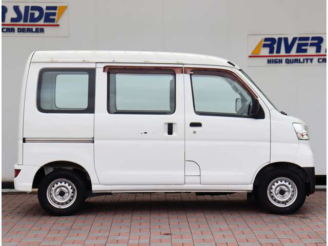 Daihatsu Hijet Cargo 5