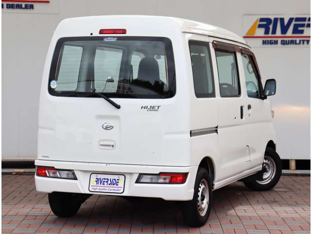 Daihatsu Hijet Cargo 6