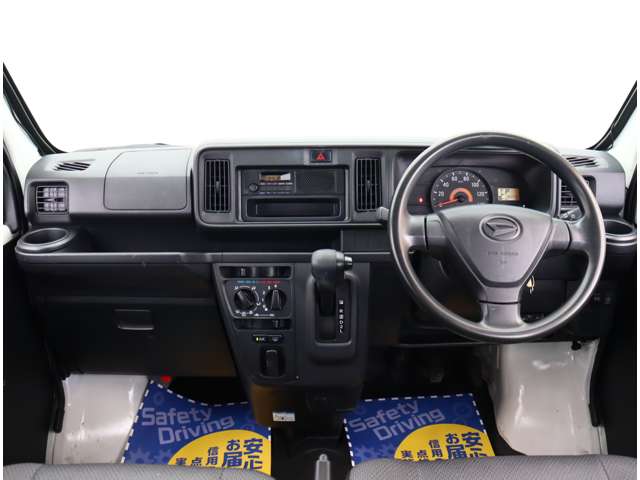 Daihatsu Hijet Cargo 7