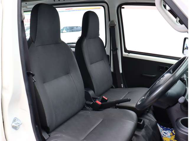 Daihatsu Hijet Cargo 8