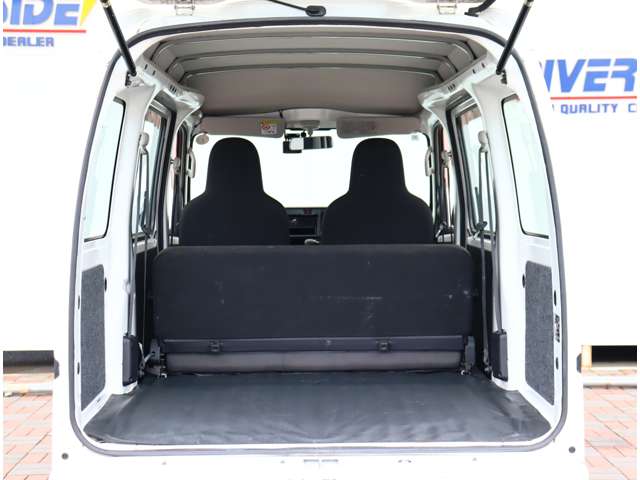 Daihatsu Hijet Cargo 10