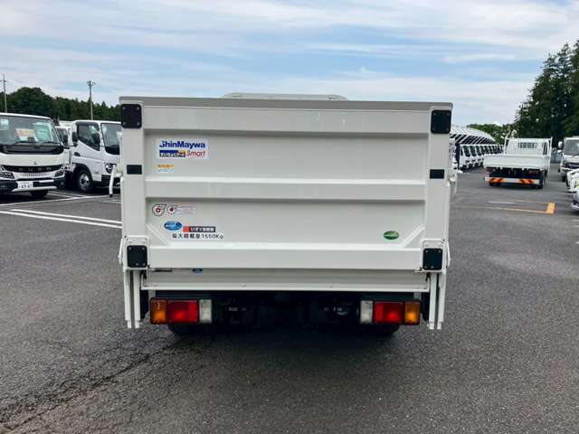 Isuzu Elf 6