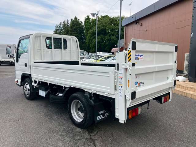 Isuzu Elf 7