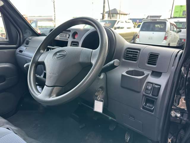 Daihatsu Hijet Deck Van 12