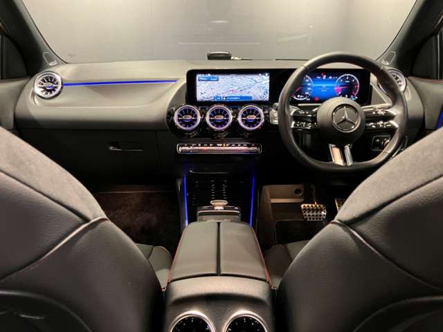 Mercedes-Benz GLA-Class 11