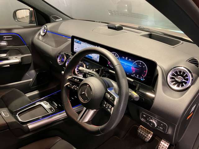 Mercedes-Benz GLA-Class 12