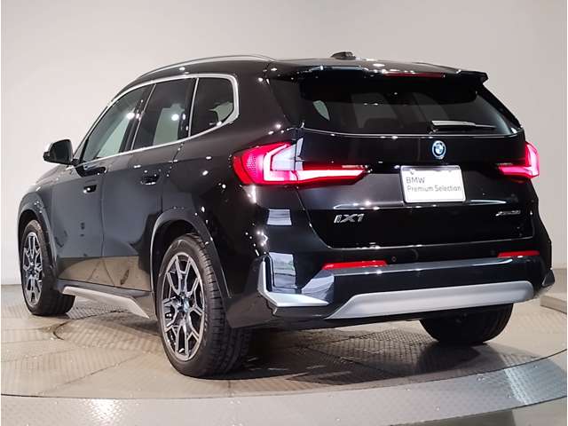 BMW iX1 8