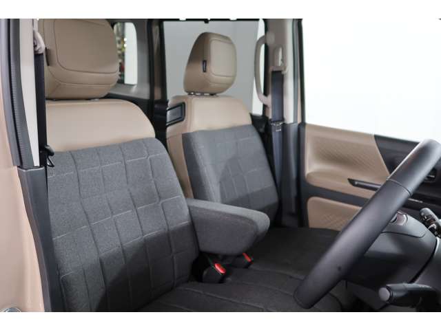 Mitsubishi Delica Mini 8