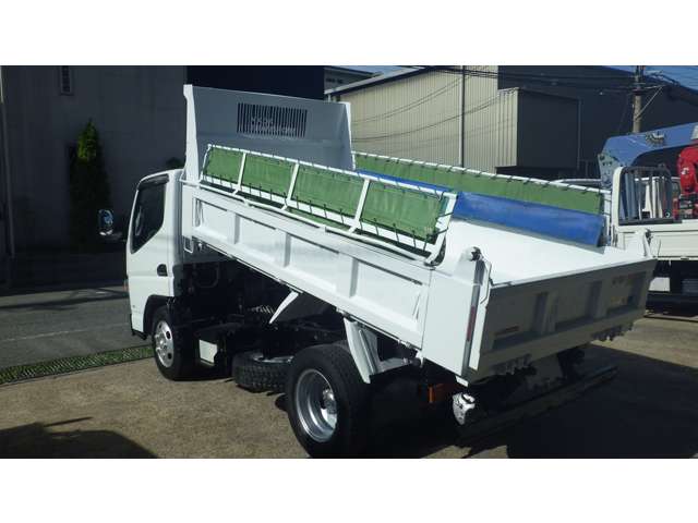 Mitsubishi Fuso Canter 4