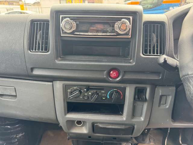 Mitsubishi Minicab Van 11