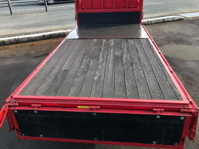 Mitsubishi Fuso Canter 9