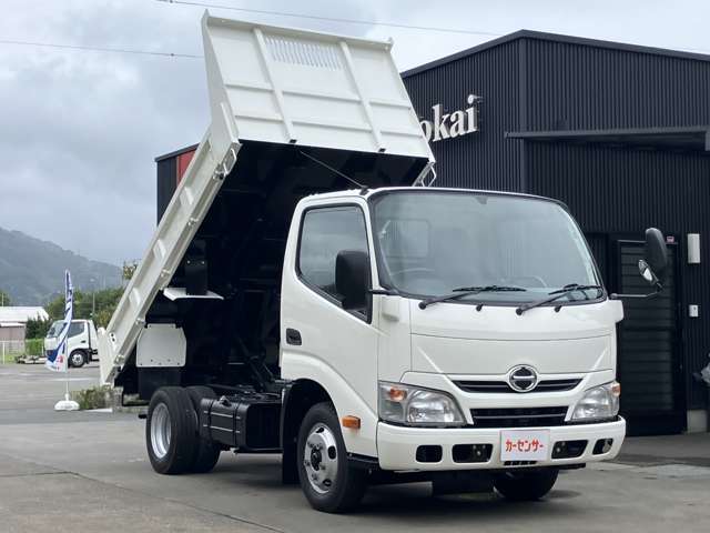Hino Dutro 3