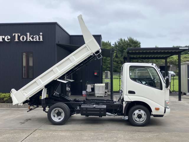 Hino Dutro 4