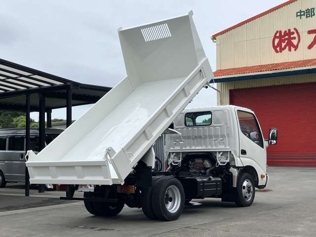 Hino Dutro 5